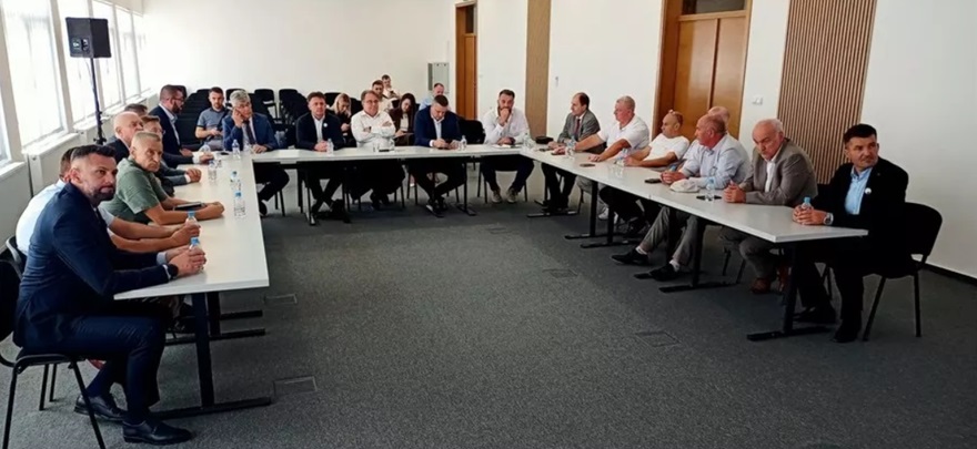 Sastanak o mogućnostima saobraćajne deblokade Gradačca i Srebrenika