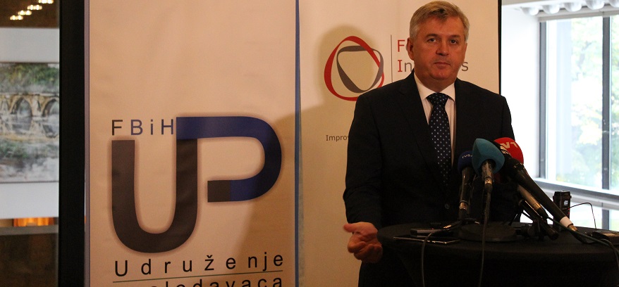 Smailbegović:  Neprihvatljiva izjava ministrice Miličević da ne bi mogla tražiti prinudnu naplatu duga javnih preduzeća