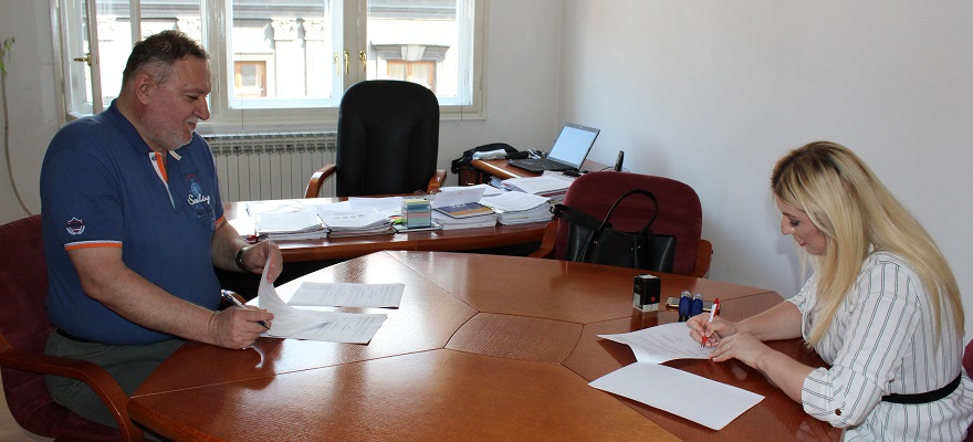 Potpisan ugovo o saradnji sa DL Trgovinom za projekat „Moj proizvod“